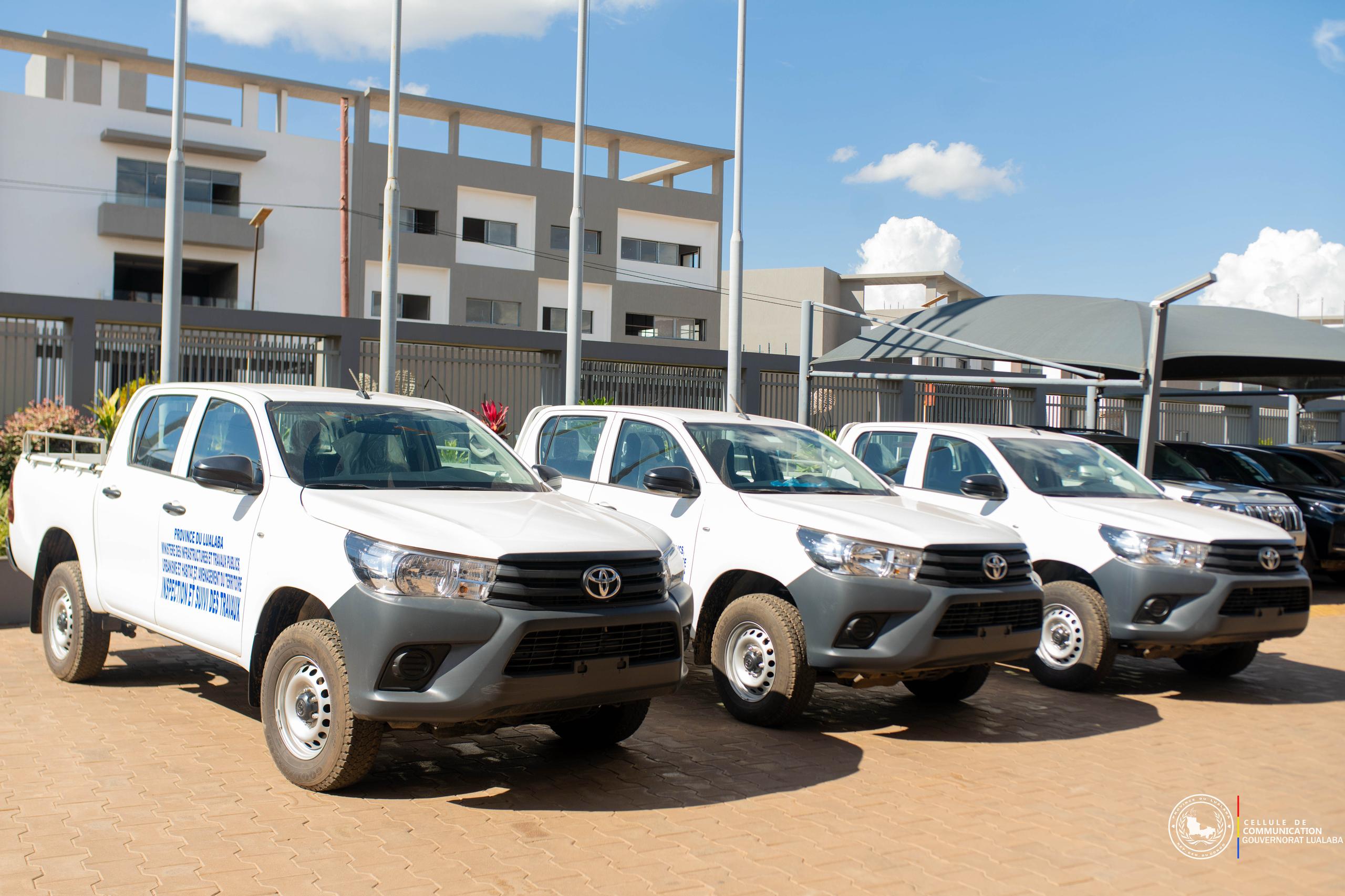 LUALABA-INFRAS: ACQUISITION DES 3 JEEPS NEUVES AU MINITERE PROVINCIAL DES INFRASTRUCTURES 
